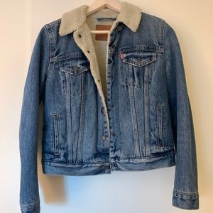 Levi’s women’s shearling lined denim jacket